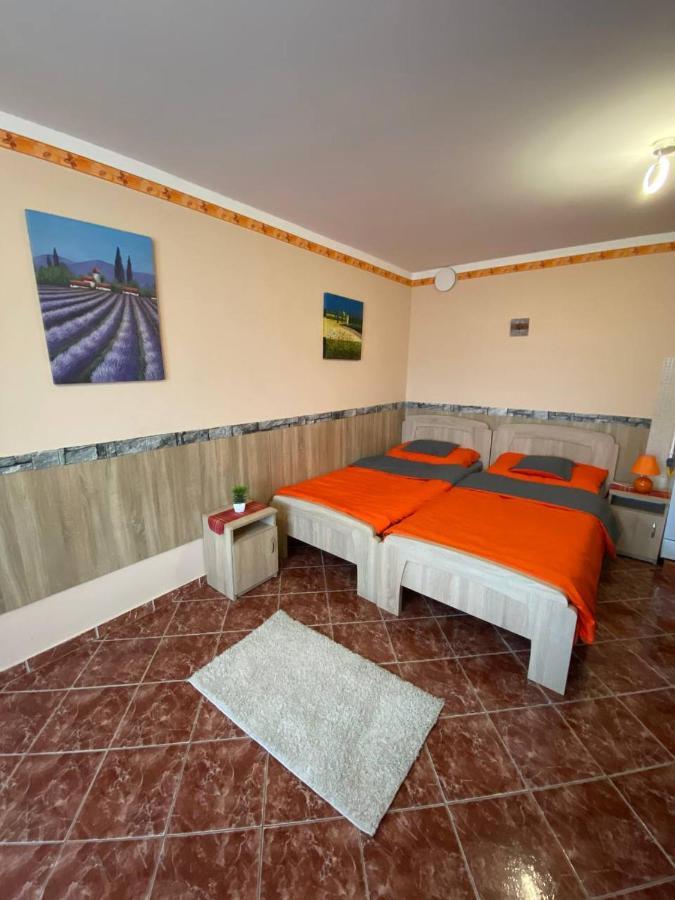 Hajnal Apartman Hajdúszoboszló Exteriér fotografie